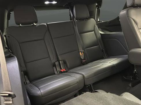 Used 2022 Chevrolet Tahoe Z71 w/ Luxury Package AWD/4WD image 26