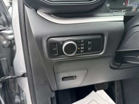 Certified 2024 Ford Explorer XLT image 24