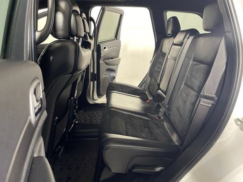 Used 2018 Jeep Grand Cherokee Laredo AWD/4WD image 19