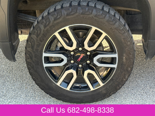 Used 2024 GMC Sierra 1500 AT4 w/ Technology Package AWD/4WD image 8