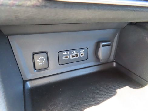 Used 2025 Nissan Sentra SR w/ Midnight Edition FWD image 26