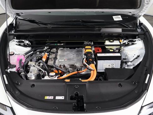 New 2026 Lexus RZ 350e image 9