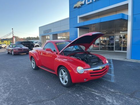 Used 2005 Chevrolet SSR w/ Preferred Equipment Group image 34