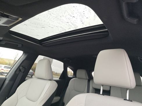 Used 2025 Lexus RX 350 Premium image 3
