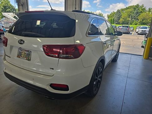 Used 2019 Kia Sorento S FWD image 4