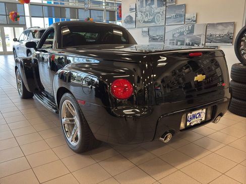 Used 2006 Chevrolet SSR w/ Preferred Equipment Group image 25