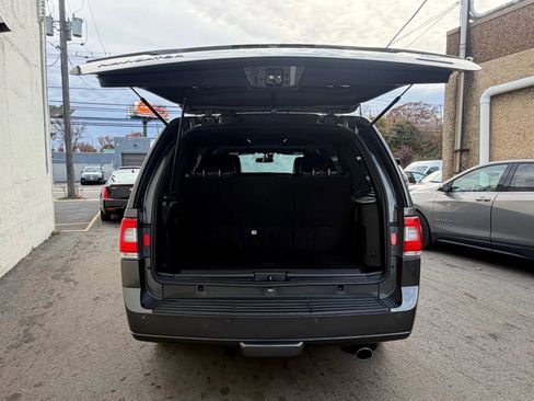 Used 2016 Lincoln Navigator Select image 15