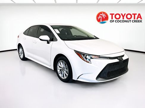 Used 2022 Toyota Corolla LE w/ LE Convenience Package FWD image 1