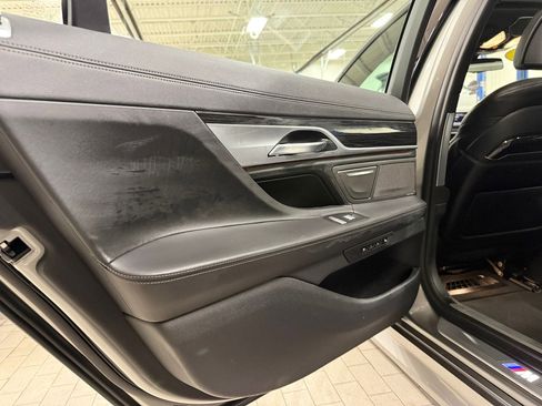 Used 2020 BMW 750i xDrive w/ Executive Package image 17