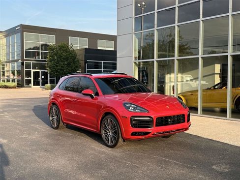 Used 2021 Porsche Cayenne GTS AWD/4WD image 16