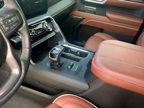Used 2025 GMC Sierra 1500 Denali Ultimate AWD/4WD image 16
