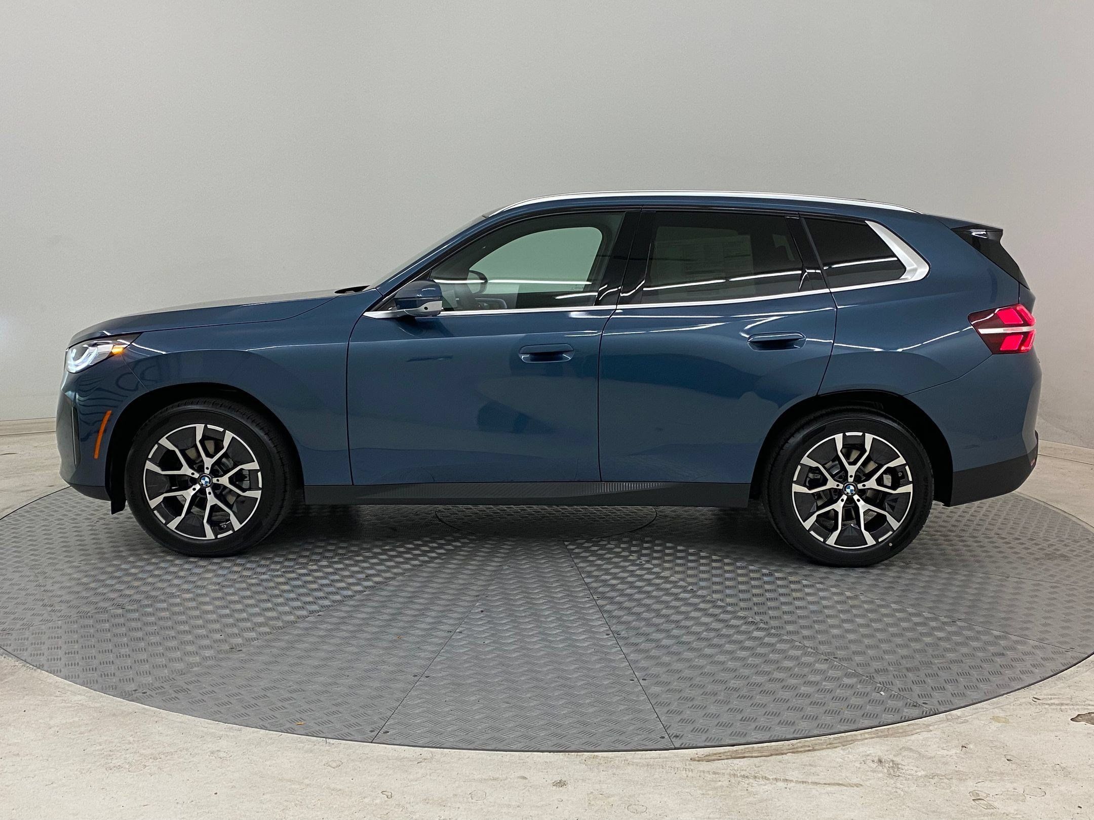 Used 2026 BMW X3 xDrive30i w/ Premium Package AWD/4WD image 2