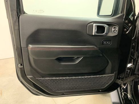 Used 2025 Jeep Wrangler Unlimited Rubicon AWD/4WD image 6