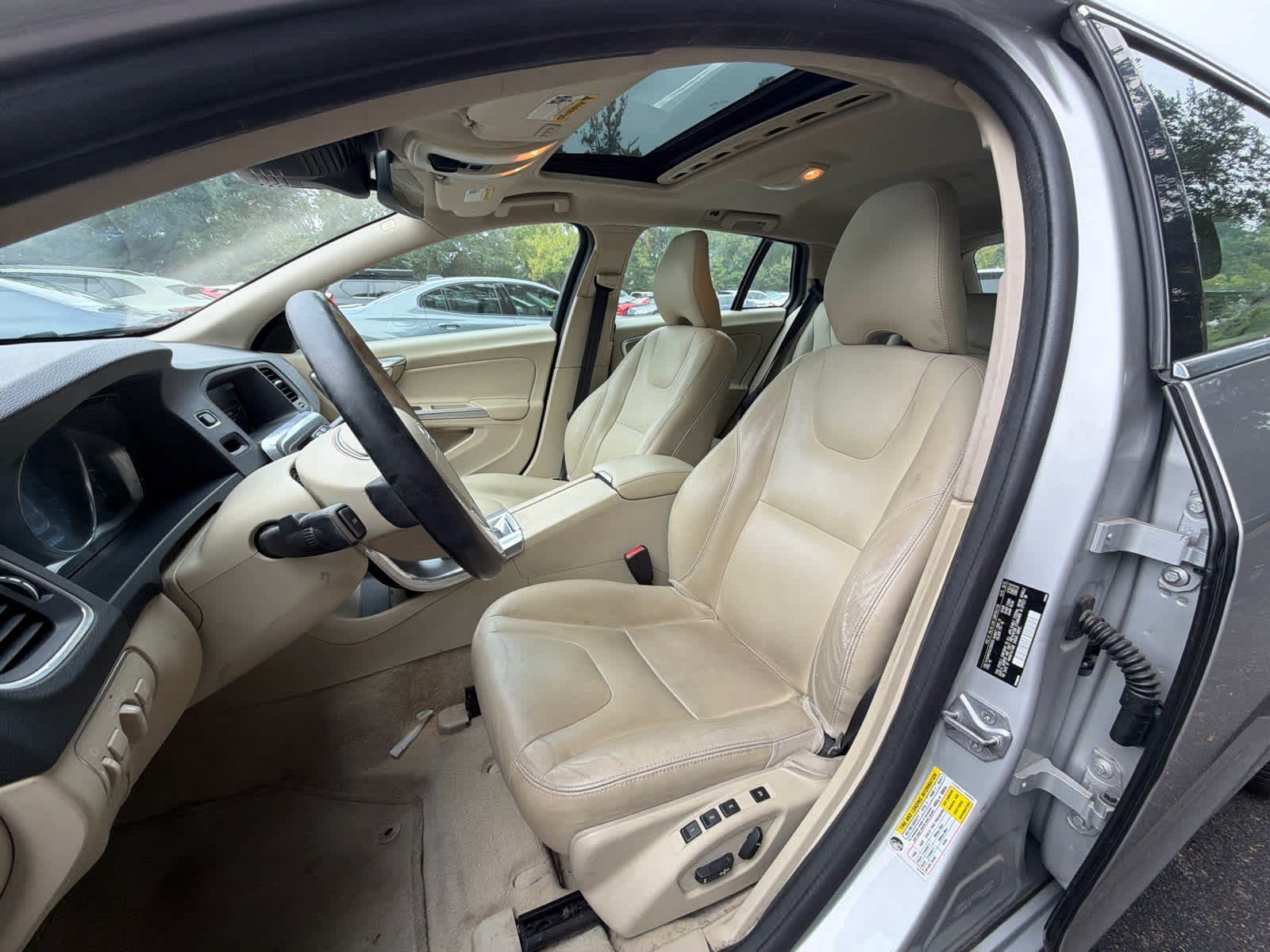 Used 2016 Volvo V60 T5 Platinum FWD image 26