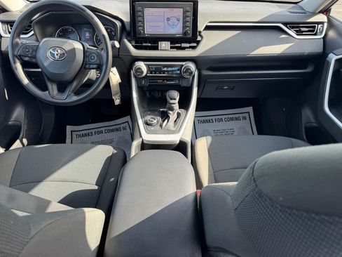 Used 2022 Toyota RAV4 LE AWD/4WD image 11