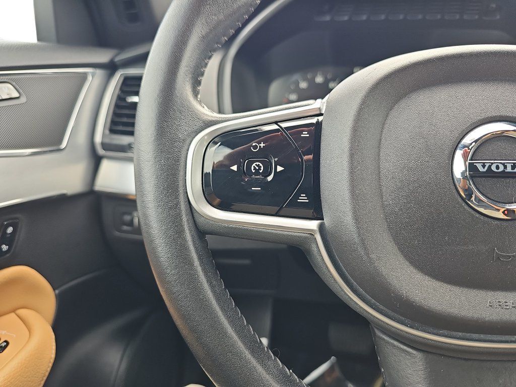 Used 2018 Volvo XC90 T6 Momentum w/ Convenience Package AWD/4WD image 17