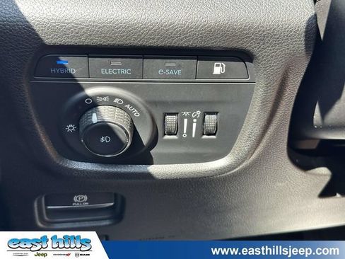 Used 2023 Jeep Grand Cherokee 4WD 4xe image 29