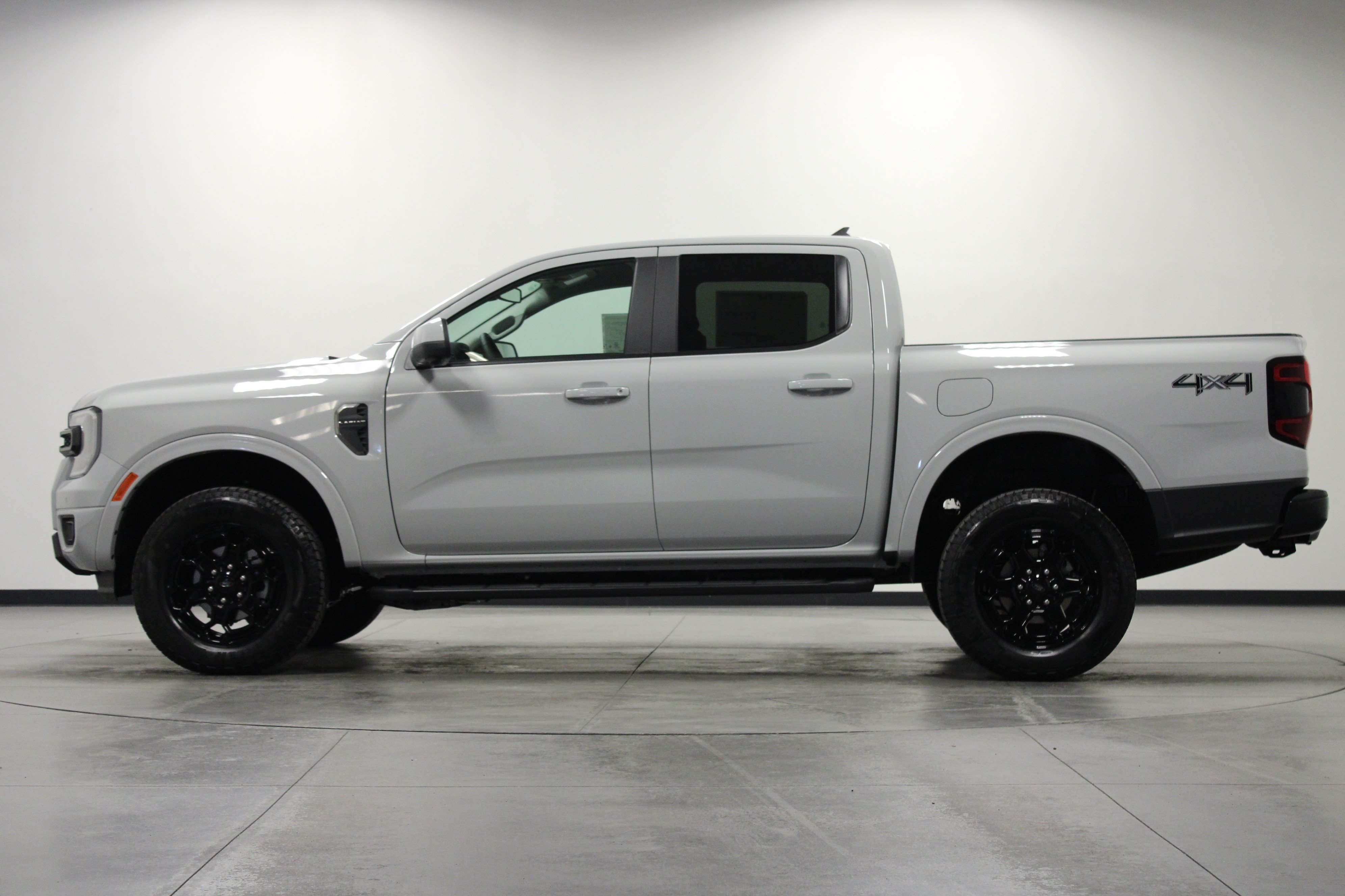 New 2026 Ford Ranger Lariat w/ Black Appearance Package AWD/4WD image 7