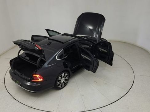 Used 2023 Volvo S90 B6 Plus AWD/4WD image 35
