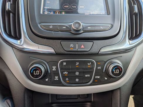 Used 2024 Chevrolet Equinox LT FWD image 20