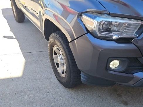 Used 2017 Toyota Tacoma SR5 image 2