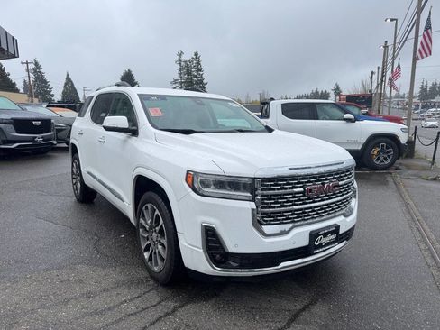 Used 2023 GMC Acadia Denali image 4