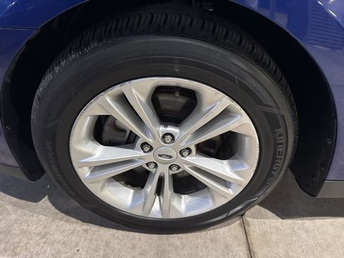 Used 2014 Ford Taurus SEL image 16