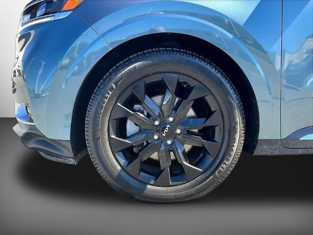 Certified 2023 Kia Carnival SX FWD image 42