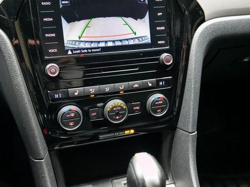 Used 2021 Volkswagen Passat 2.0T SE image 30