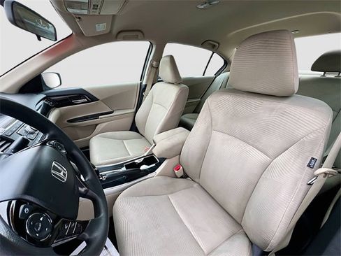 Used 2016 Honda Accord LX image 19
