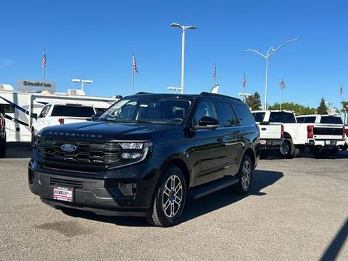 Certified 2025 Ford Expedition Active image 8