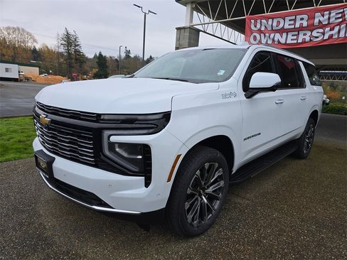 New 2026 Chevrolet Suburban High Country image 8