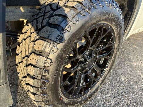 Used 2020 GMC Sierra 1500 Elevation w/ Elevation Value Package image 34