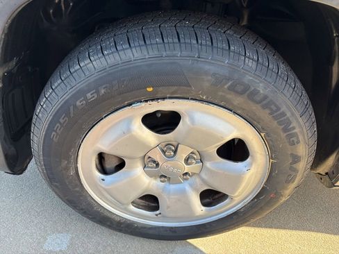 Used 2014 Jeep Cherokee Sport image 5