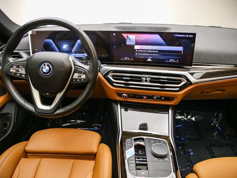 Used 2023 BMW i4 eDrive35 RWD image 13