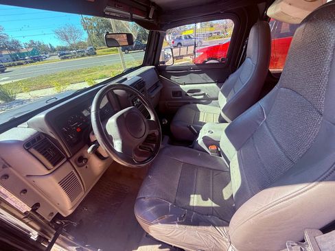 Used 1998 Jeep Wrangler SE image 6