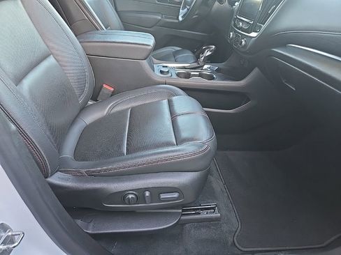 Used 2022 Chevrolet Traverse RS image 71