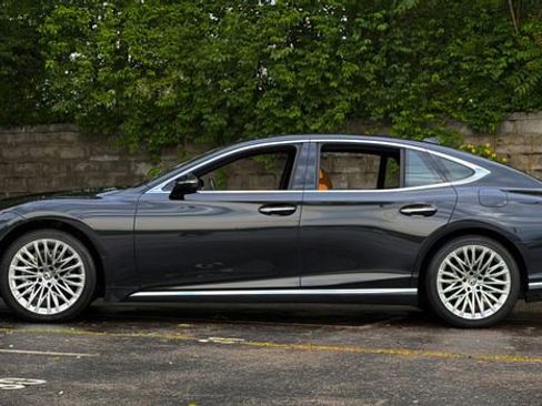 Certified 2024 Lexus LS 500 AWD image 10