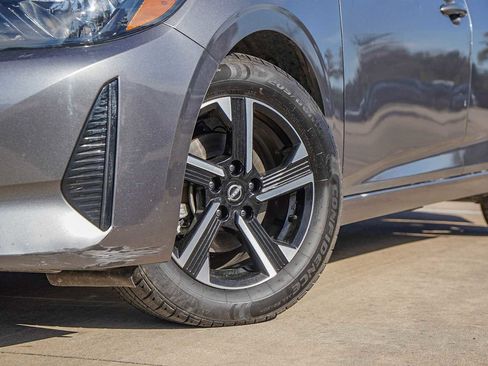 Used 2024 Nissan Sentra SV image 2