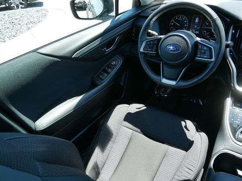 Certified 2025 Subaru Outback Premium AWD/4WD image 9