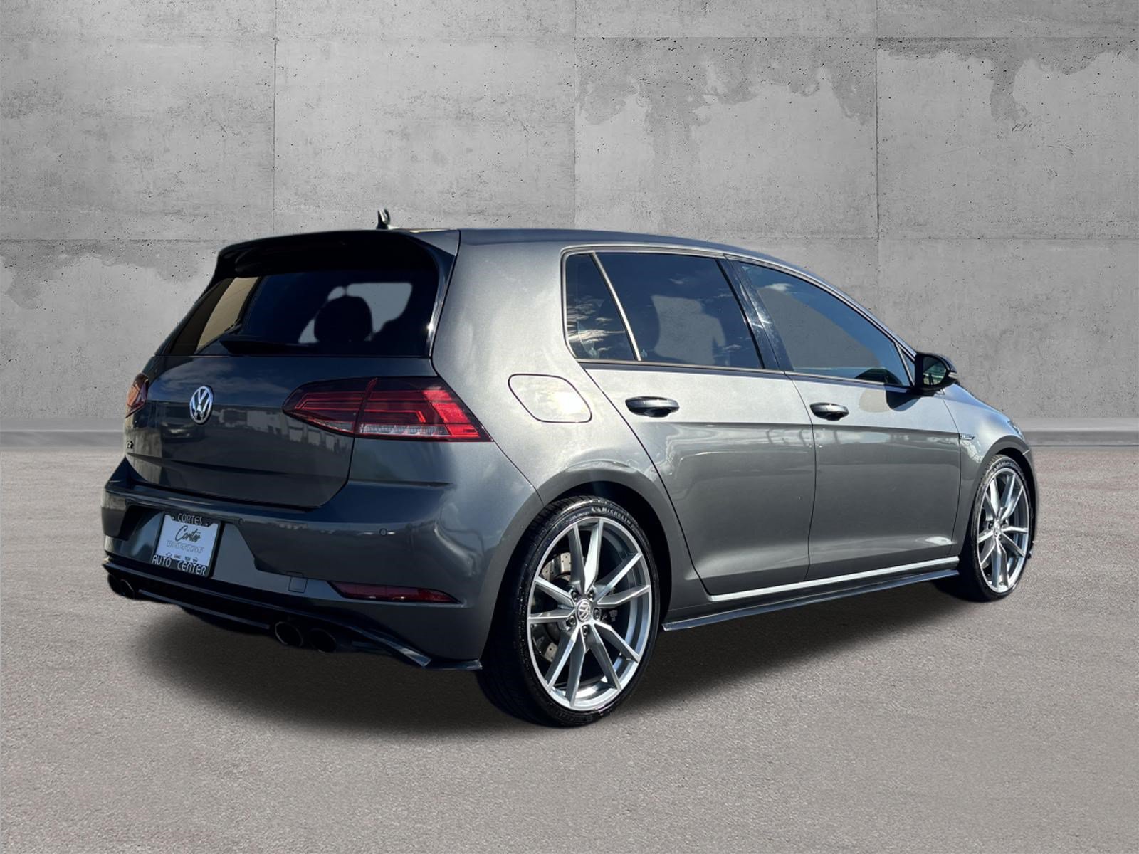 Used 2018 Volkswagen Golf R 4-Door AWD/4WD image 8