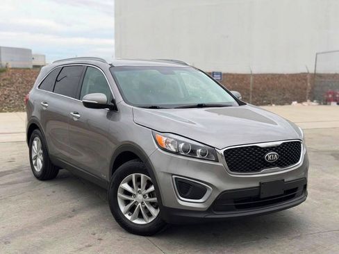 Used 2016 Kia Sorento AWD image 1