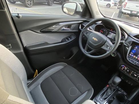 Used 2023 Chevrolet TrailBlazer LT w/ Convenience Package image 23