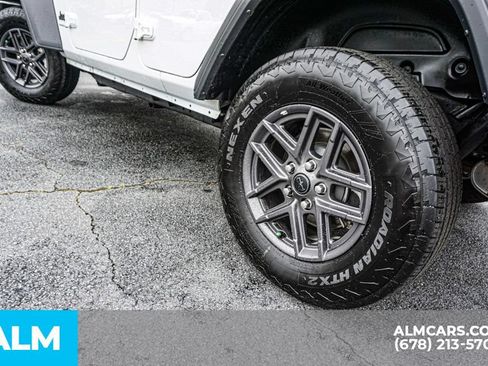 Used 2025 Jeep Wrangler Unlimited Sport AWD/4WD image 10