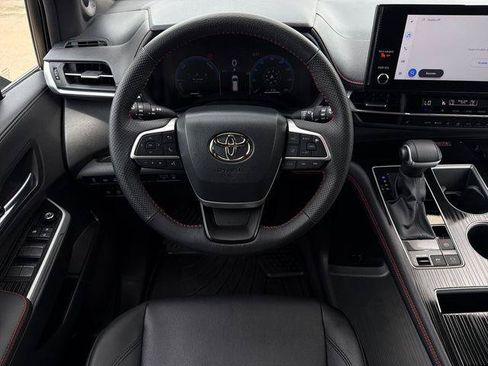 Certified 2026 Toyota Sienna XSE FWD image 15