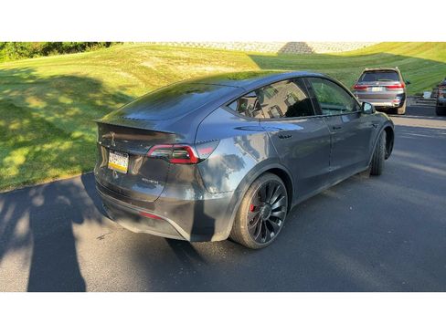 Used 2022 Tesla Model Y Performance AWD/4WD image 3