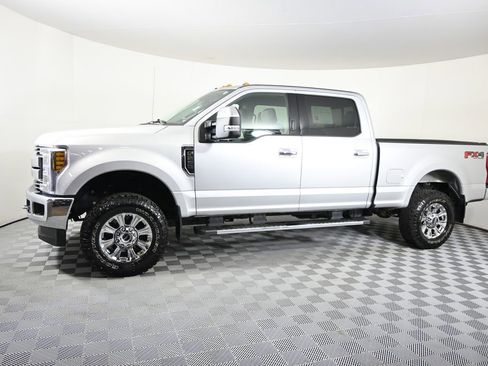 Used 2019 Ford F250 XLT w/ XLT Premium Package AWD/4WD image 2