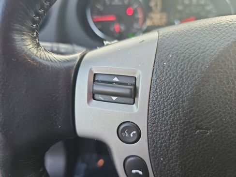 Used 2012 Nissan Rogue SL image 16