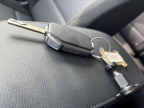 Used 2025 Kia Soul LX w/ LX Technology Package FWD image 21