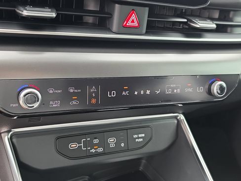 New 2026 Kia Carnival SX w/ SX Dark Edition Package FWD image 26